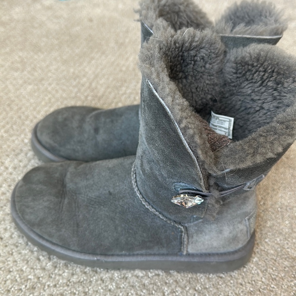 UGG Australia 3349 Women's Gray Mini Bailey Button Bling size 8 2000s